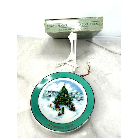 LOT Vintage AVON Christmas Reindeer Ornament and Miniature Plate w/Stand - Picture 3 of 5